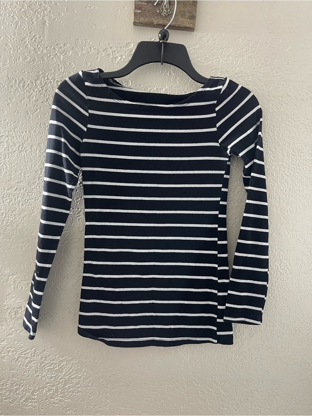 Heart & Hips Women Casual Striped Long Sleeve Boatneck Top - Black & White Small